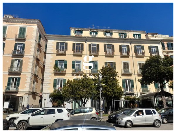 appartamento in affitto a Salerno in zona Centro Città