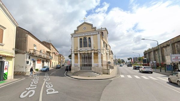 locale commerciale in affitto a Salerno in zona Fuorni