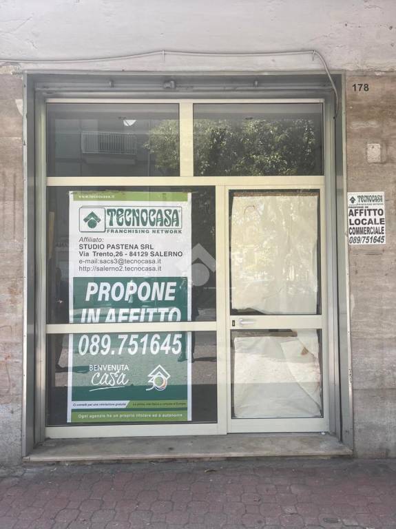 negozio in affitto a Salerno in zona Torrione