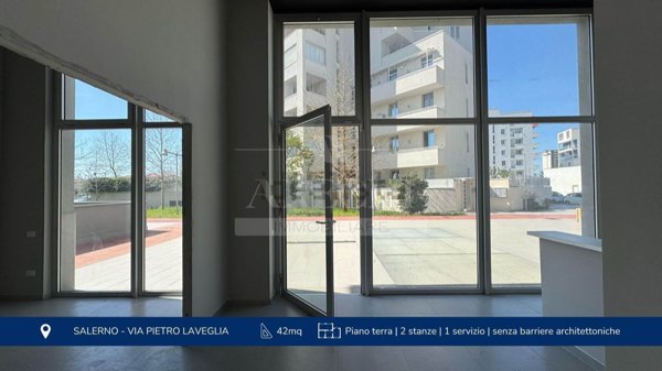 locale commerciale in affitto a Salerno