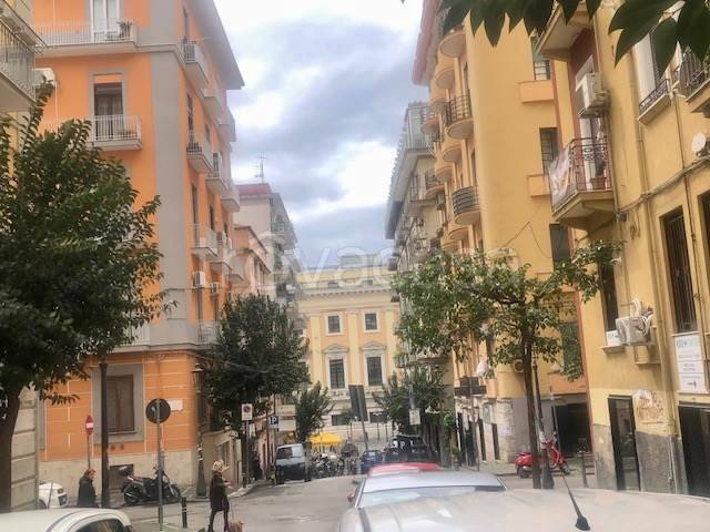 negozio in affitto a Salerno in zona Centro Città