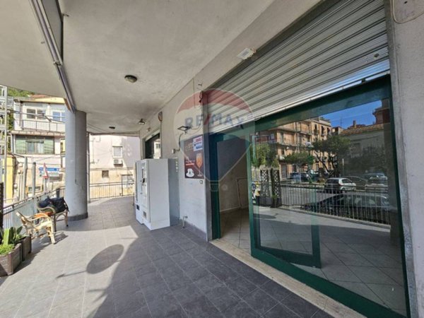 locale commerciale in affitto a Salerno