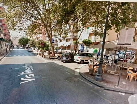 negozio in affitto a Salerno in zona Torrione
