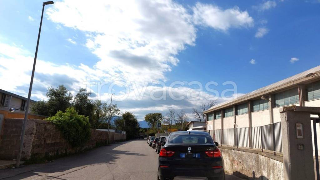 locale commerciale in affitto a Salerno in zona Zona Industriale