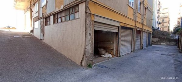 locale di sgombero in affitto a Salerno in zona Mercatello