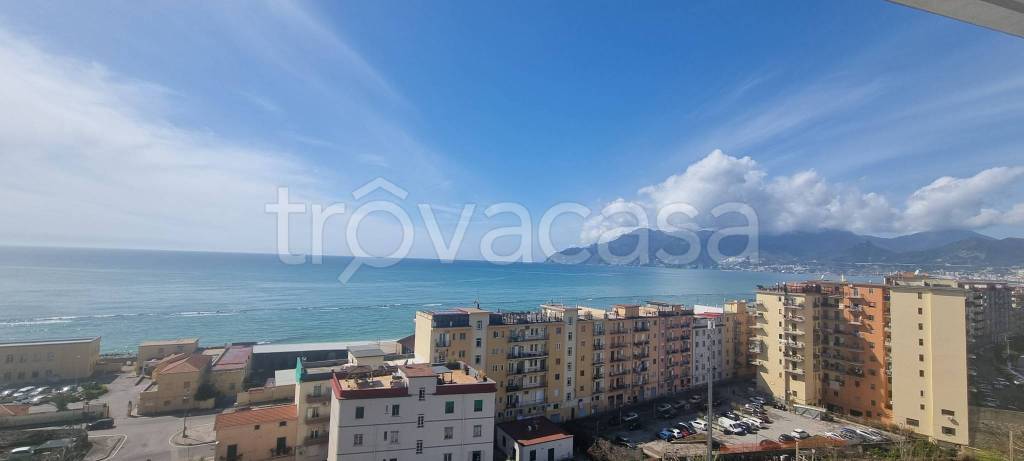 appartamento in affitto a Salerno in zona Mariconda