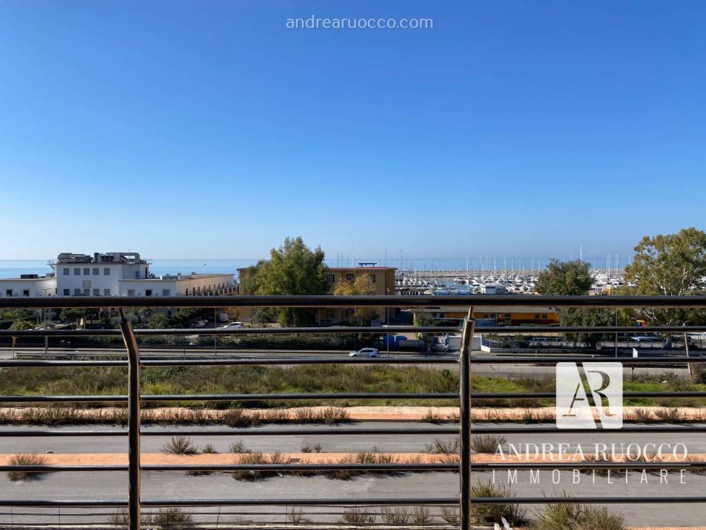appartamento in affitto a Salerno in zona Porto