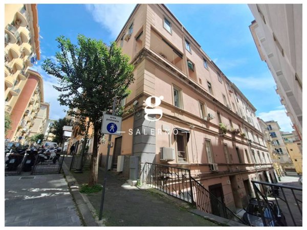 appartamento in affitto a Salerno in zona Centro Città