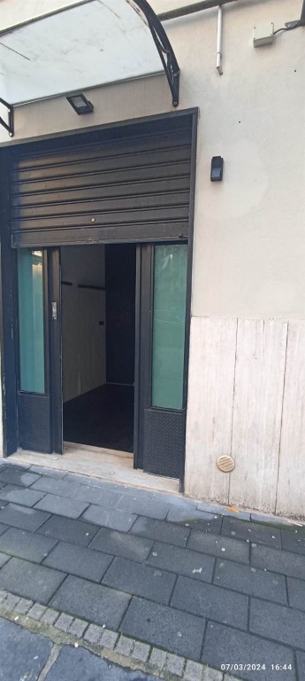 locale commerciale in affitto a Salerno in zona Centro CittÃ