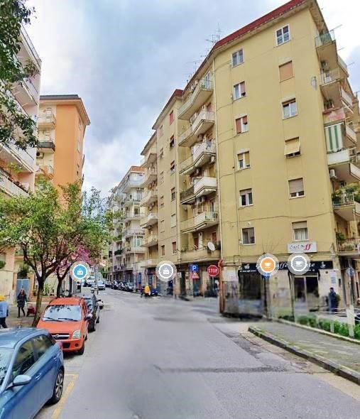 negozio in affitto a Salerno in zona Torrione