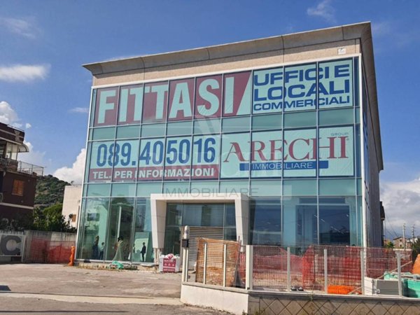 negozio in affitto a Salerno in zona Zona Industriale