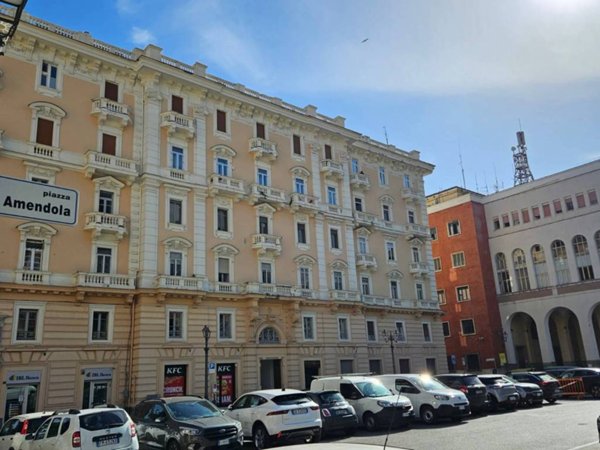 appartamento in affitto a Salerno in zona Centro Città