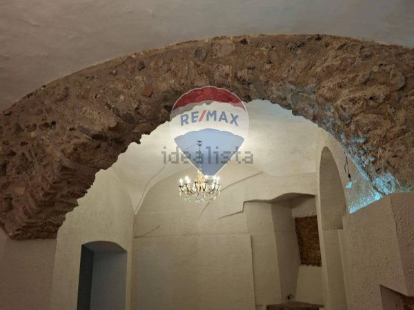 locale commerciale in affitto a Salerno in zona Centro Città