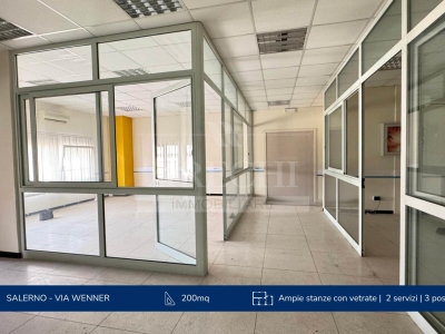 ufficio in affitto a Salerno in zona Zona Industriale