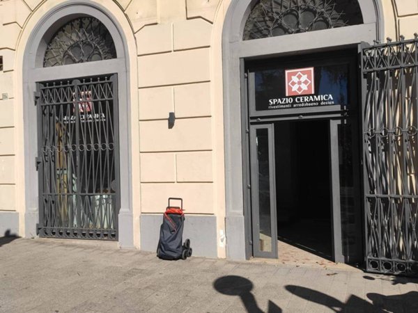 negozio in affitto a Salerno in zona Centro Città