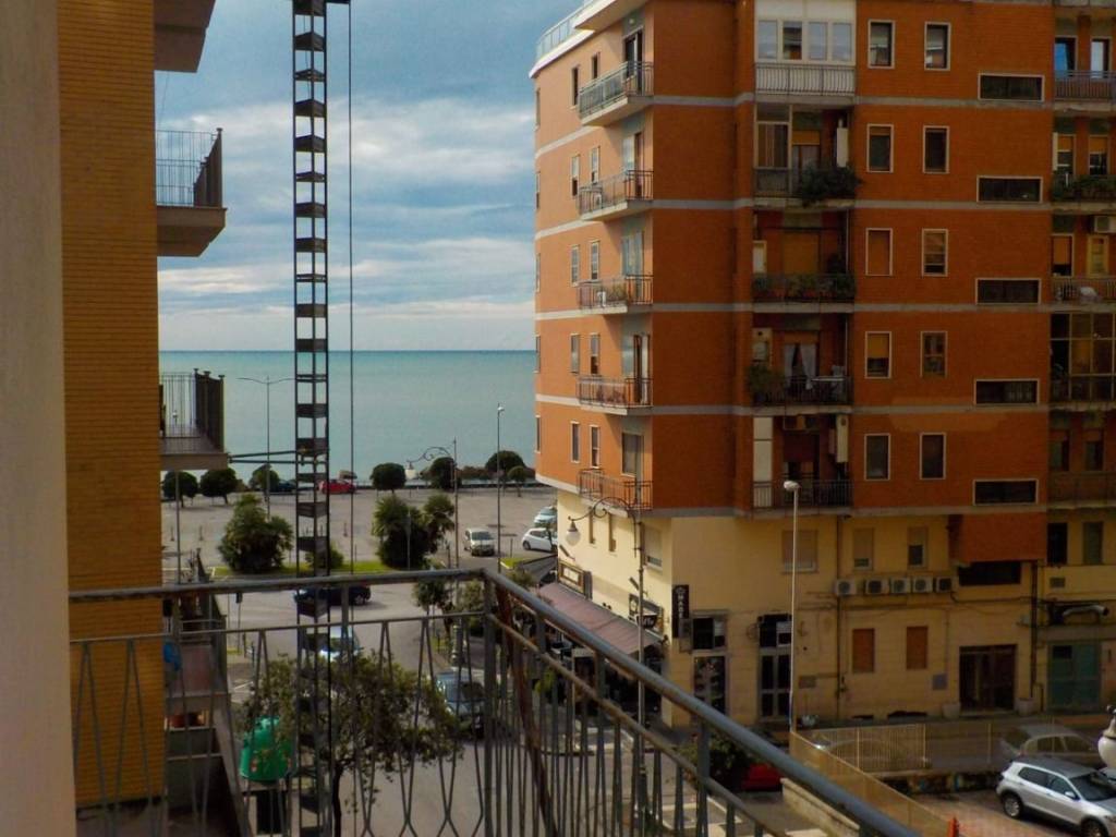 appartamento in affitto a Salerno in zona Centro Città