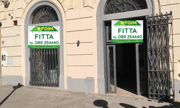 negozio in affitto a Salerno in zona Centro Città