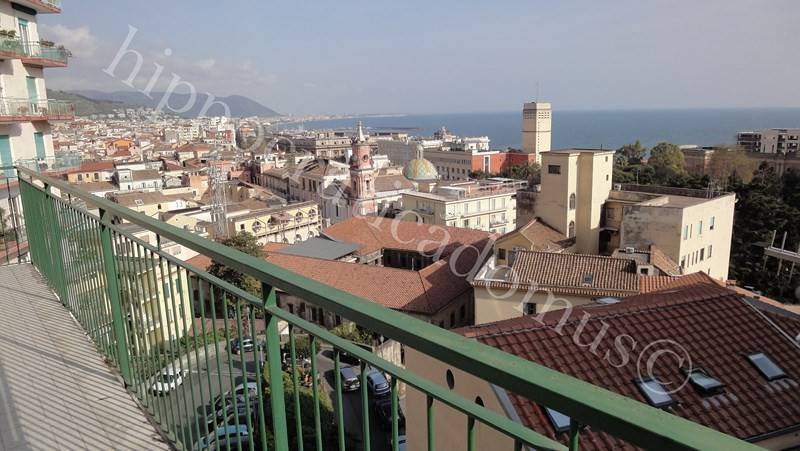 appartamento in affitto a Salerno in zona Centro Città