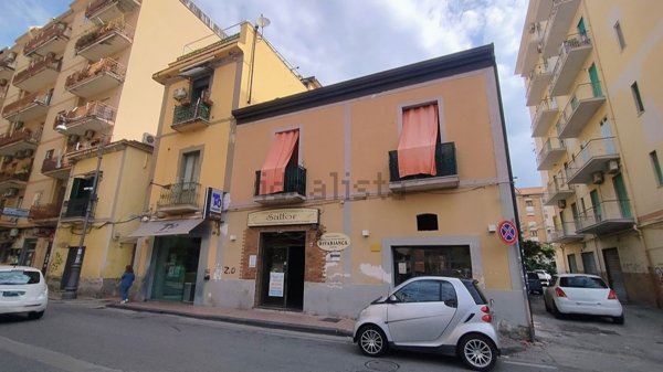 locale commerciale in affitto a Salerno in zona Pastena