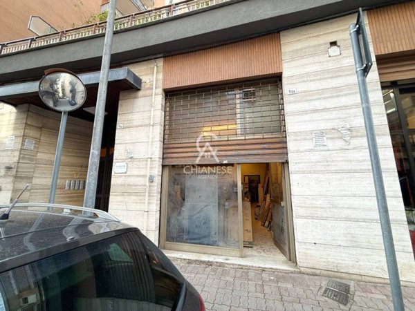 negozio in affitto a Salerno