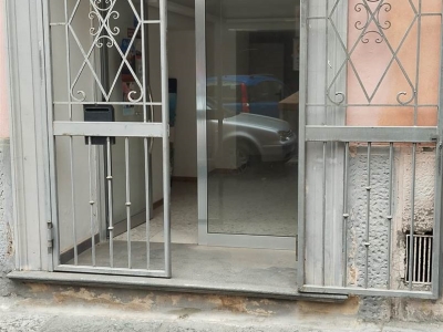 negozio in affitto a Salerno