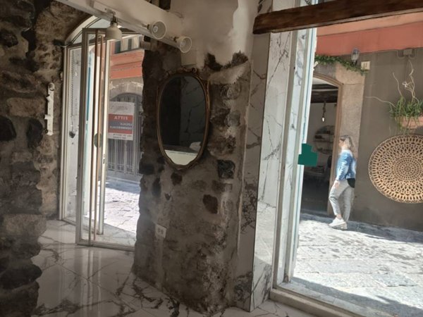 negozio in affitto a Salerno in zona Centro Città