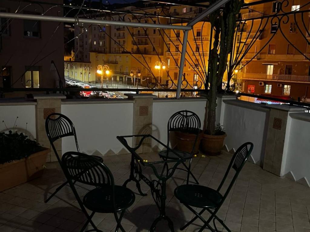 appartamento in affitto a Salerno in zona Centro Città
