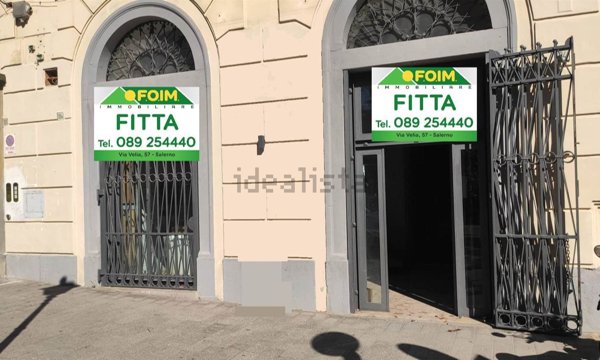 negozio in affitto a Salerno in zona Centro Città