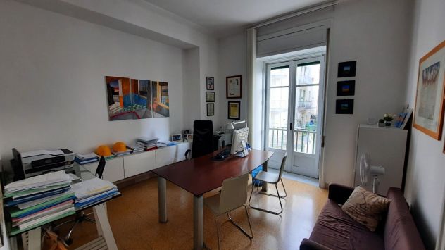 negozio in vendita a Salerno in zona Centro Città
