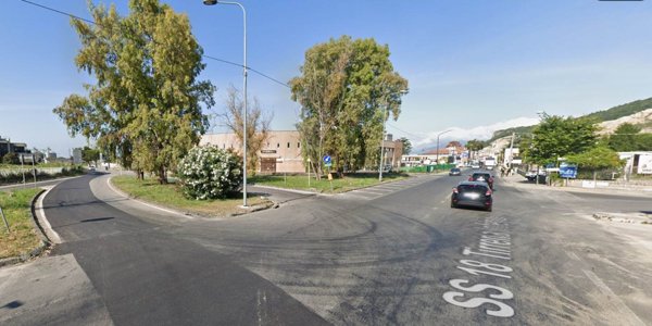 negozio in affitto a Salerno in zona San Leonardo