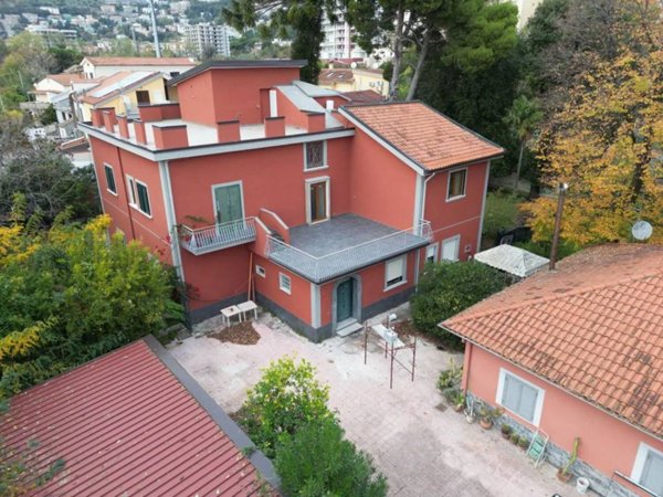 casa indipendente in affitto a Salerno in zona Torrione