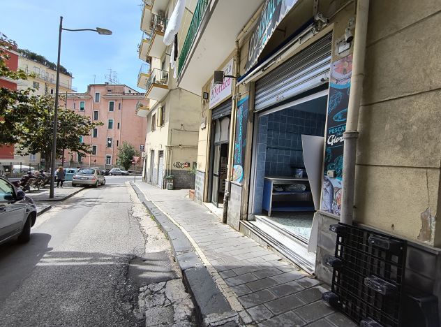 locale commerciale in affitto a Salerno