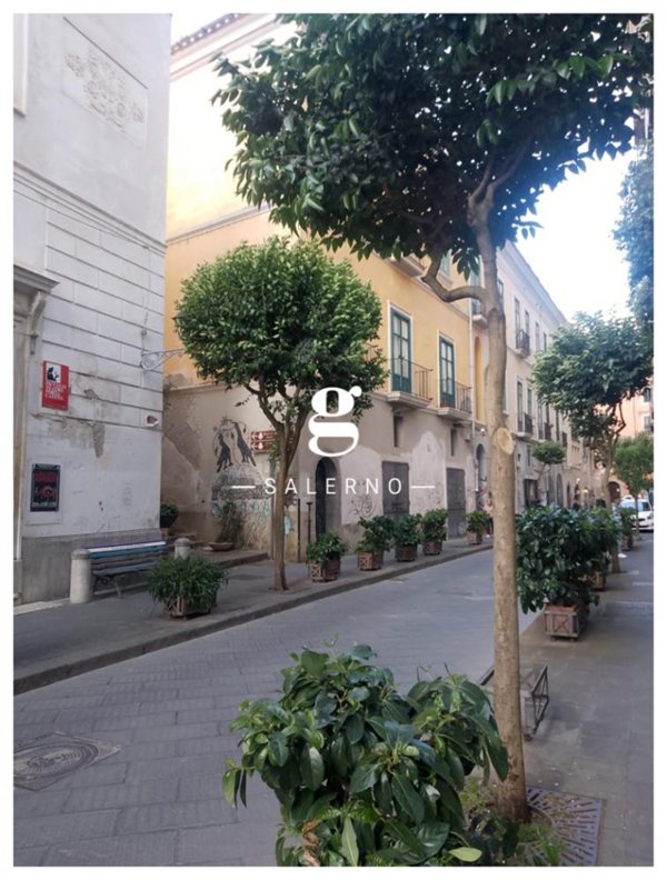 negozio in affitto a Salerno in zona Centro Città