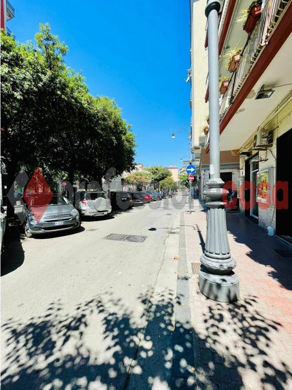 locale commerciale in affitto a Salerno in zona Torrione