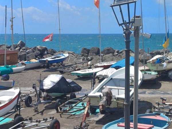 negozio in affitto a Salerno in zona Pastena