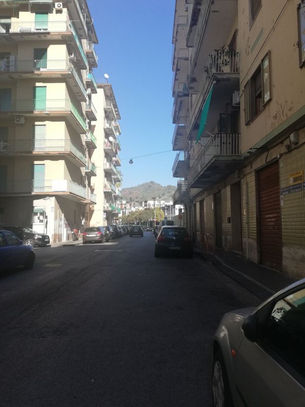 locale commerciale in affitto a Salerno