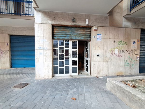locale commerciale in affitto a Salerno in zona Mercatello