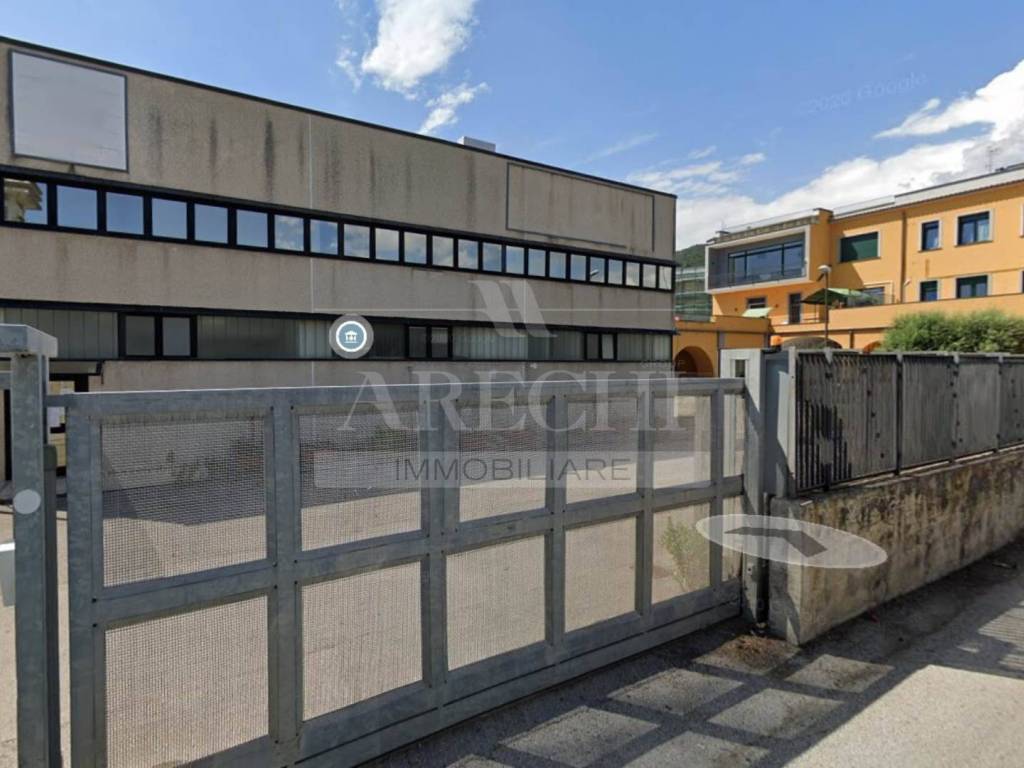 negozio in affitto a Salerno in zona Zona Industriale