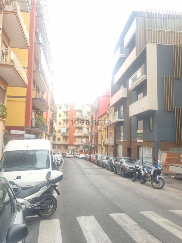 locale commerciale in affitto a Salerno in zona Centro Città
