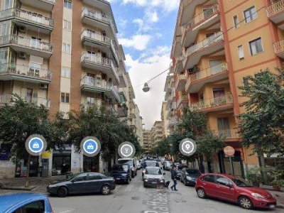 negozio in affitto a Salerno in zona Mercatello