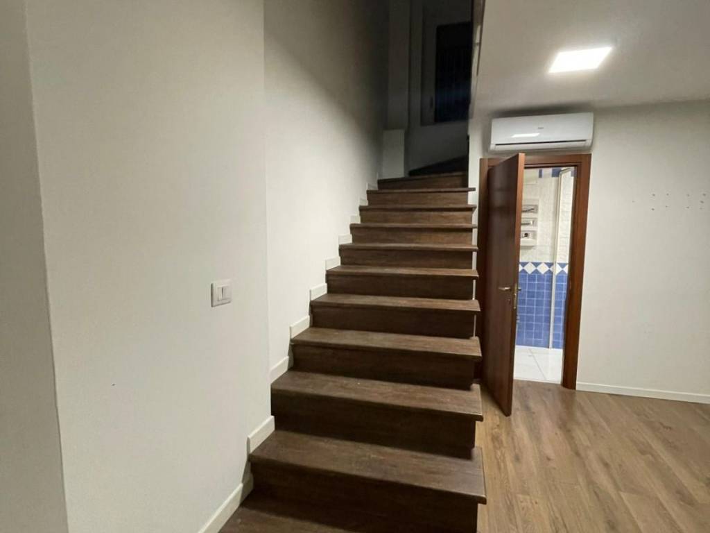 negozio in affitto a Salerno in zona Centro Città