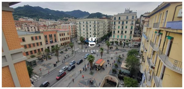appartamento in affitto a Salerno in zona Centro Città