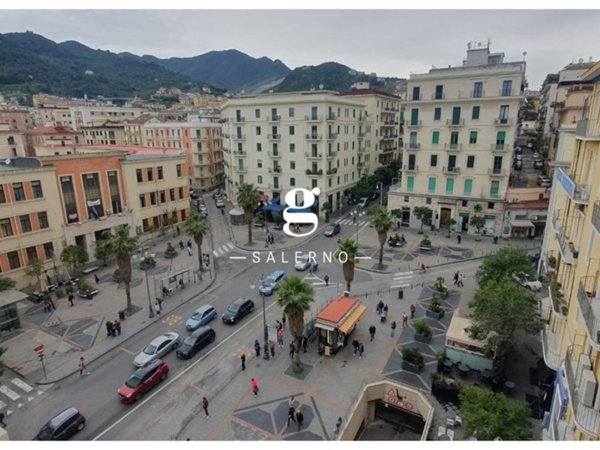 appartamento in affitto a Salerno in zona Centro Città