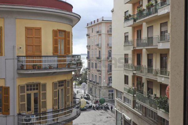 appartamento in affitto a Salerno in zona Centro Città