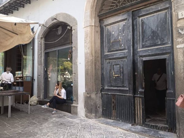 locale commerciale in affitto a Salerno in zona Centro Città