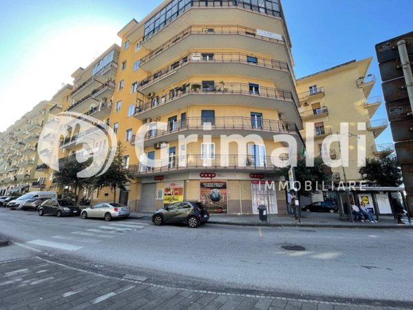 negozio in affitto a Salerno in zona Mercatello