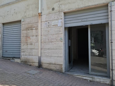 negozio in affitto a Salerno