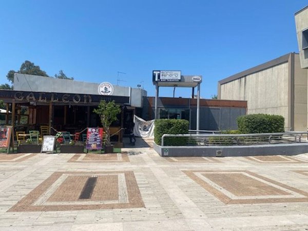 locale commerciale in affitto a Salerno