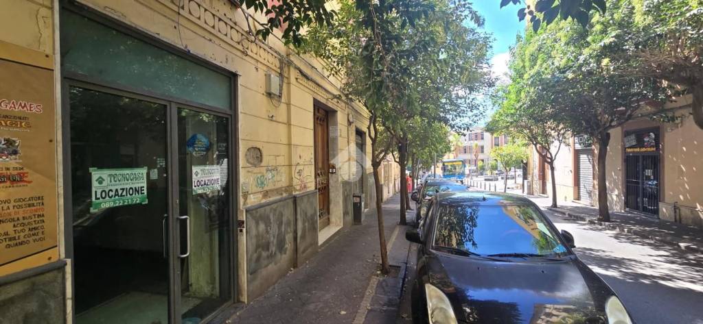 negozio in affitto a Salerno in zona Centro Città