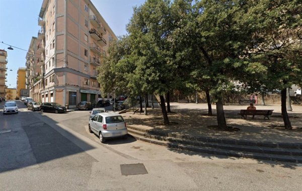 negozio in affitto a Salerno in zona Centro Città